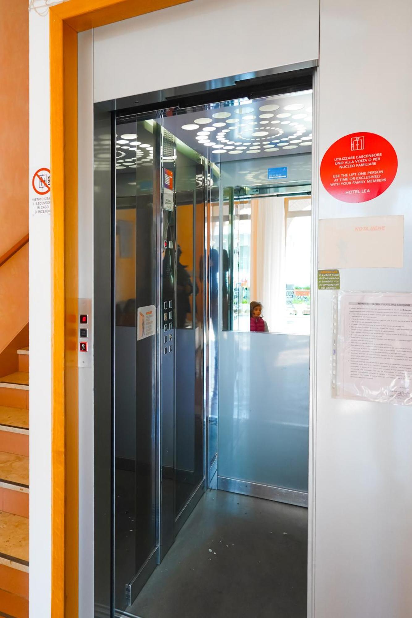 Hotel Lea B&B Pensione Completa Rimini Esterno foto