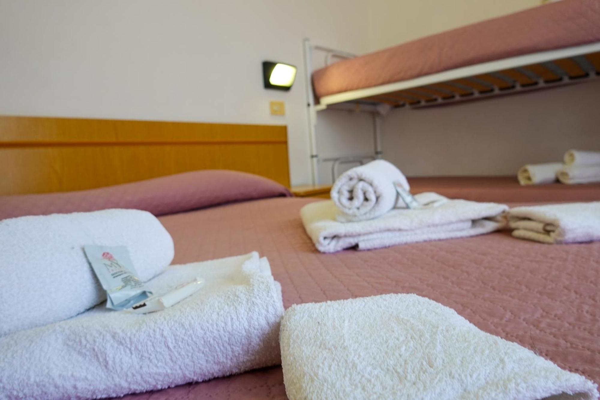 Hotel Lea B&B Pensione Completa Rimini Esterno foto
