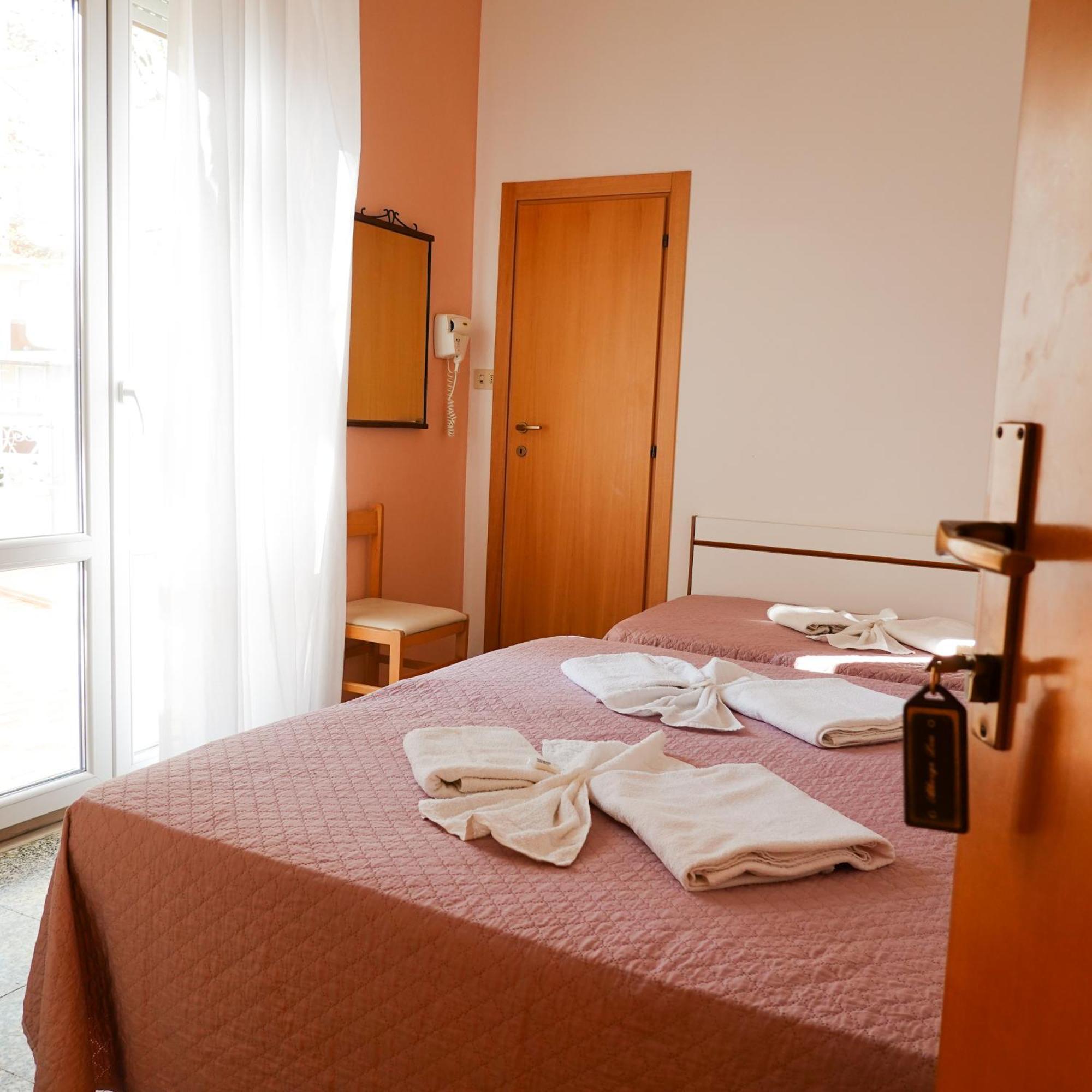 Hotel Lea B&B Pensione Completa Rimini Esterno foto