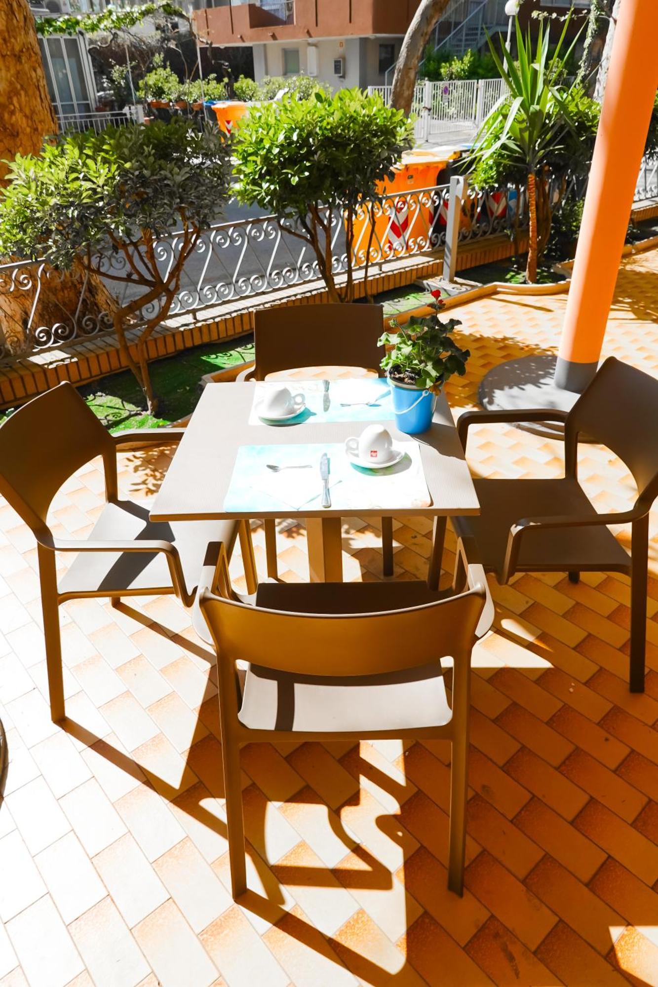 Hotel Lea B&B Pensione Completa Rimini Esterno foto